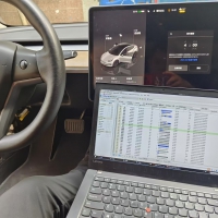 特斯拉车速转向电量充电油门刹车档位车门座椅调节灯光信号采集